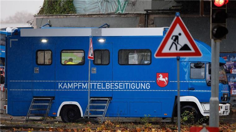 Blindgänger in Osnabrück entschärft - Bewohner dürfen zurück In Osnabrück wurden Bombenblindgänger entschärft.