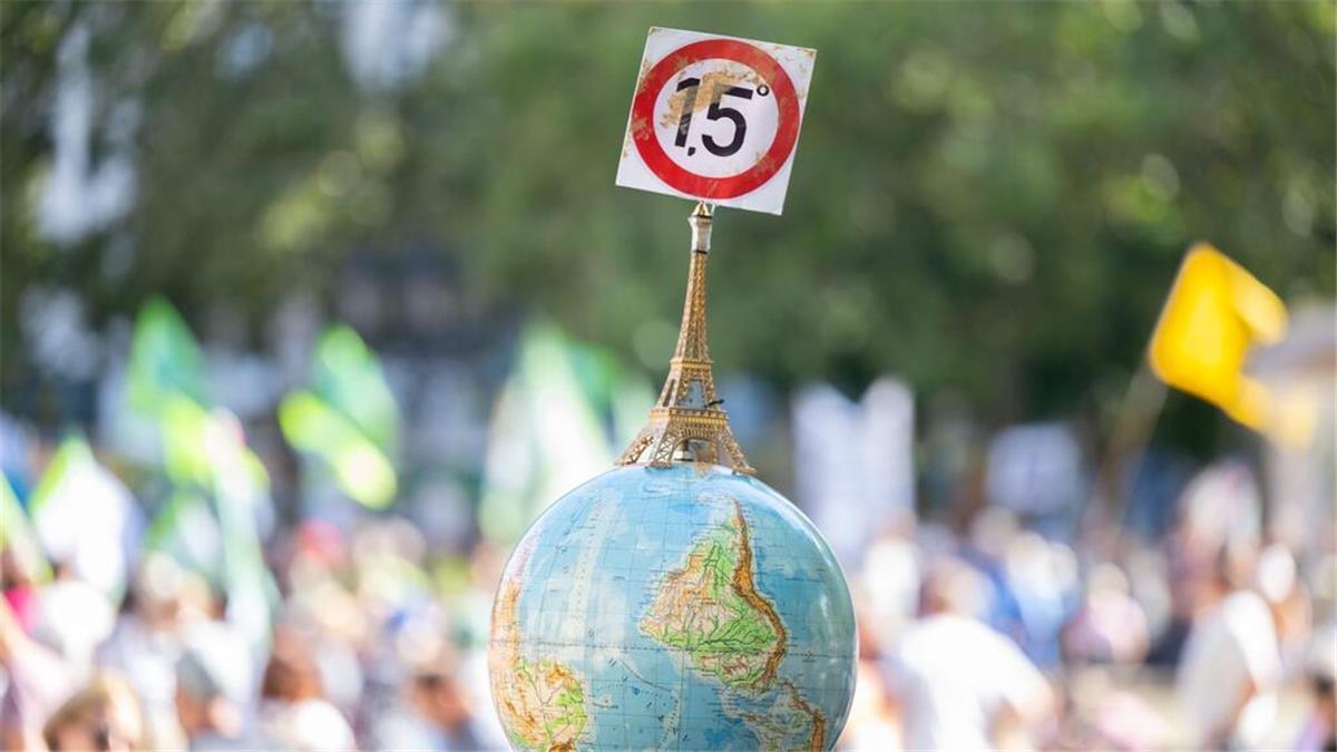 Neuer Temperaturrekord: 2024 dürfte das wärmste Jahr der Geschichte werden In Paris wurde das Ziel vereinbart, die Erderwärmung möglichst auf 1,5 Grad zu begrenzen im Vergleich zur vorindustriellen Zeit.
