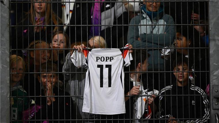 Popp mahnt: Druck ausüben, Mund aufmachen In Popp verlässt ein Publikumsliebling die DFB-Elf.