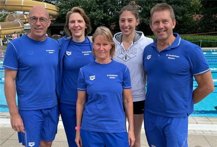 Nordenhamer Masterschwimmer holen acht Landes-Titel In Quakenbrück waren (von links) Ronald Horrmann, Gisa Tantzen-Pedersen, Iris Heimann, Catharina Pedersen und Frank Haase erfolgreich.
