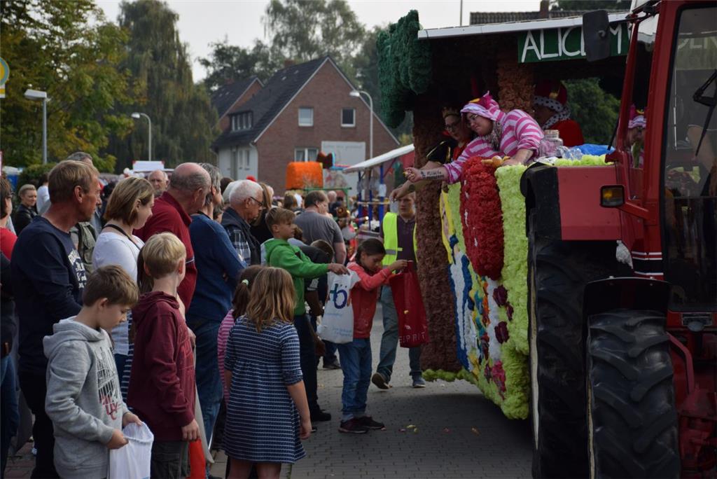 In Rodenkirchen ist man immer ganz nah dran. Foto: Edel