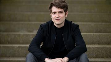 In seinem neuen Buch „Die Geschichten in uns. Vom Schreiben und vom Leben“ offenbart der Bestsellerautor so viel Privates und Persönliches wie nie zuvor. (Foto - Archiv) 