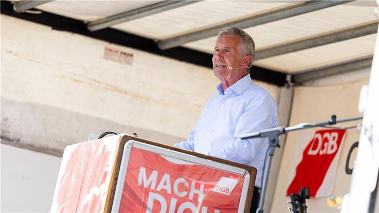 In seiner Rede warnte Wulff vor allem vor den wachsenden Gefahren für Demokratie und Freiheit.