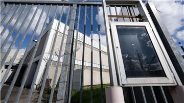 In Stuttgart-Stammheim fanden zahlreiche der Prozesse gegen RAF-Mitglieder statt. Der Gerichtssaal aus den Siebzigern wurde inzwischen abgerissen und durch einen Neubau ersetzt. (Archivbild)