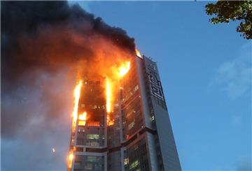 Feuer in Hochhaus.