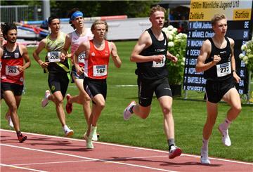 In Walldorf lief Tammo Doerner (Zweiter von rechts) vom SV Nordenham 1500 Meter in 4:03,93 Minuten.