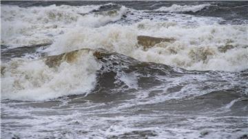 In weiten Teilen der Küstenregionen von Schleswig-Holstein und Mecklenburg-Vorpommern werden am Donnerstag Sturmböen erwartet. (Symbolbild)