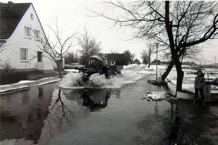 In Wremen standen im März 1979 ganze Straßenzüge unter Wasser.