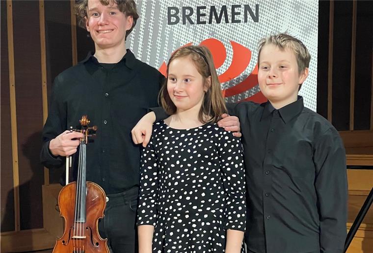 In zwei Duos sorgte Pianist Demian Schimpf (rechts) für erste Preise mit Weitermeldung zum Bundeswettbewerb: einmal am Klavier mit seiner Schwester Alison, einmal mit Geiger Jakob Froebe.