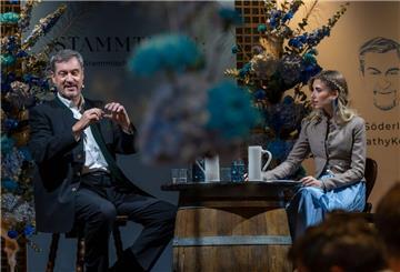 Influencer unter sich: Cathy Hummels und Markus Söder.