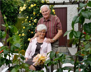Ingrid und Helmut Rosenbohm aus Wulsdorf feiern ihre diamantene Hochzeit.