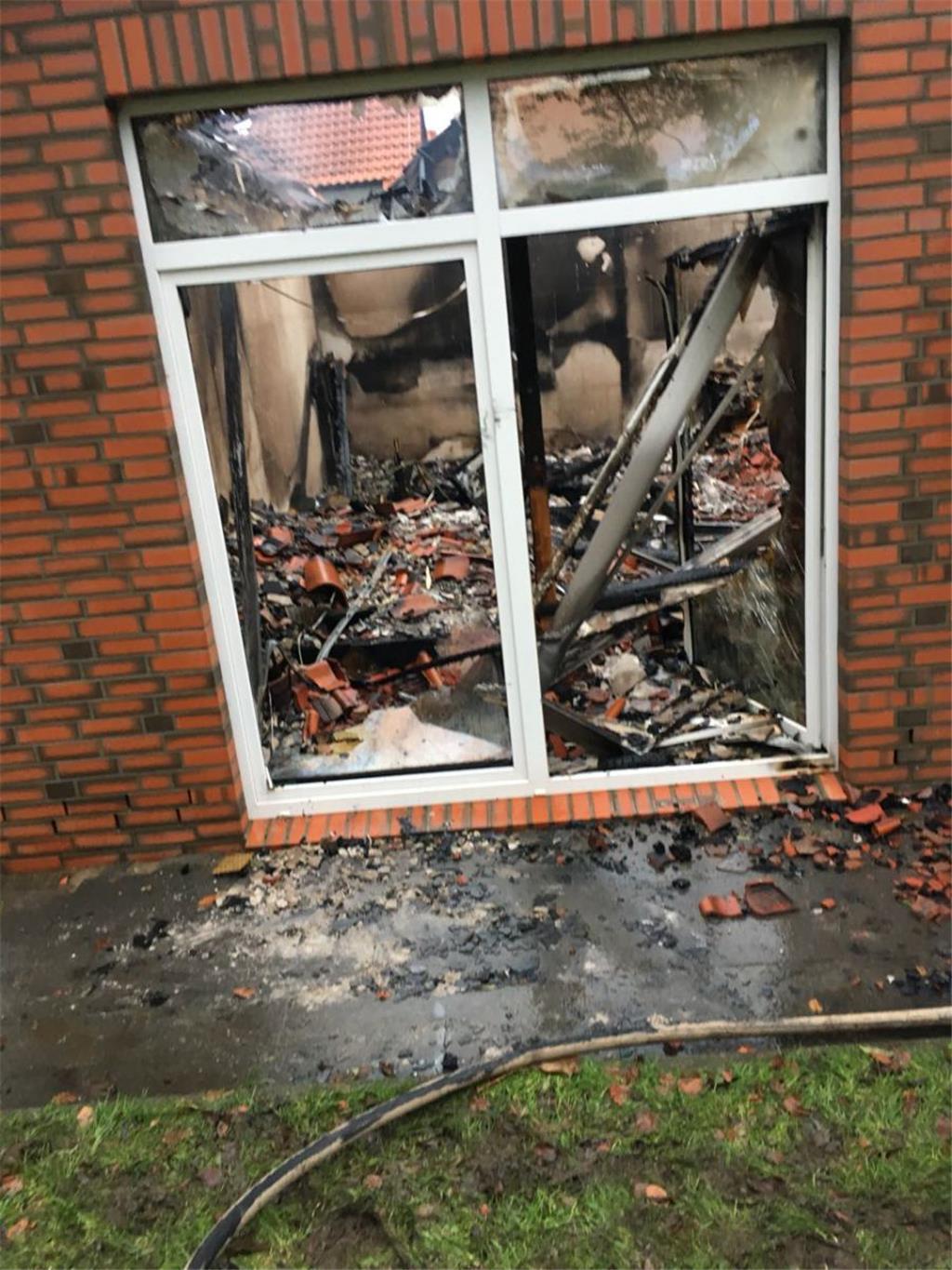 Innerhalb kürzester Zeit hat das Feuer das gesamte Kita-Gebäude vernichtet. 