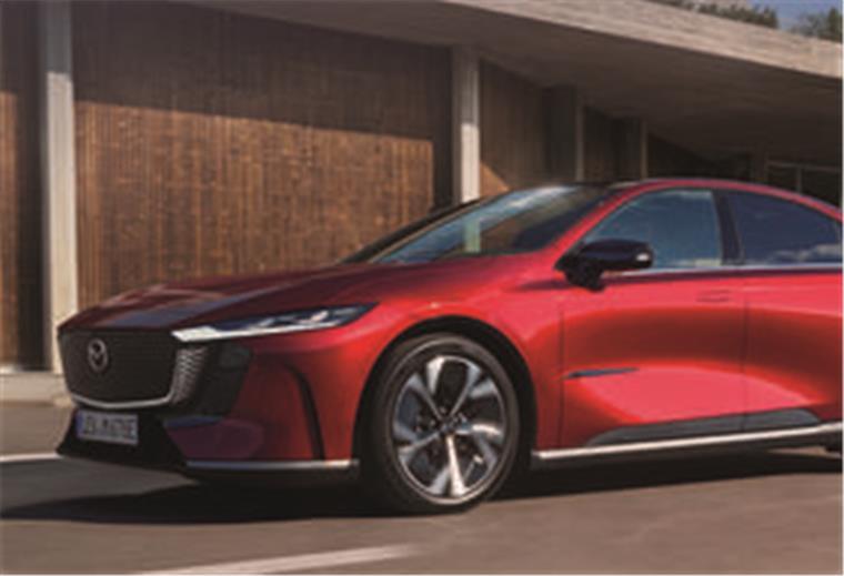 Das neue Auto Mazda 6e.