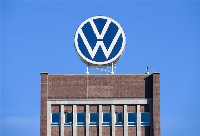 Zehntausende Arbeitsplätze in Gefahr: VW will mindestens drei Werke schließen Insgesamt betreibt die Marke VW in Deutschland zehn Werke, davon sechs in Niedersachsen, drei in Sachsen und eins in Hessen.