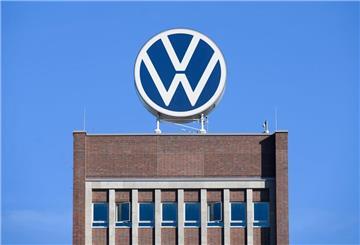 Insgesamt betreibt die Marke VW in Deutschland zehn Werke, davon sechs in Niedersachsen, drei in Sachsen und eins in Hessen.