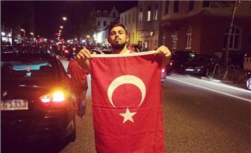 Instagram-Nutzer kahraman17 hat uns dieses Bild vom Jubel nach dem Sieg der Türkei über Tschechien zur Verfügung gestellt.