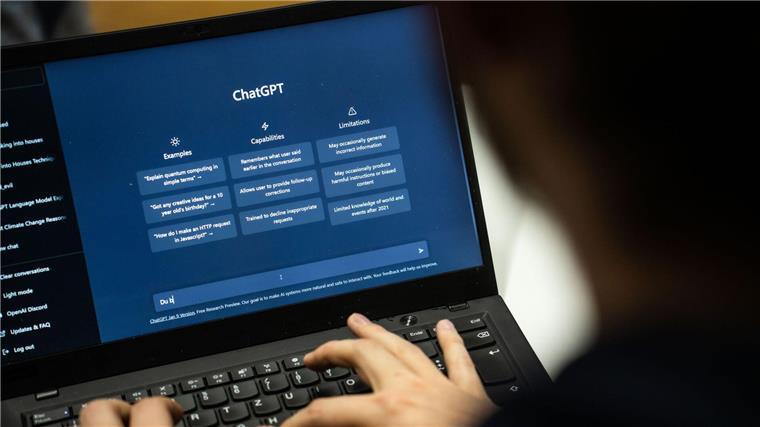 Intelligente Chatbots in der Verwaltung werden immer beliebter. (Archivbild)