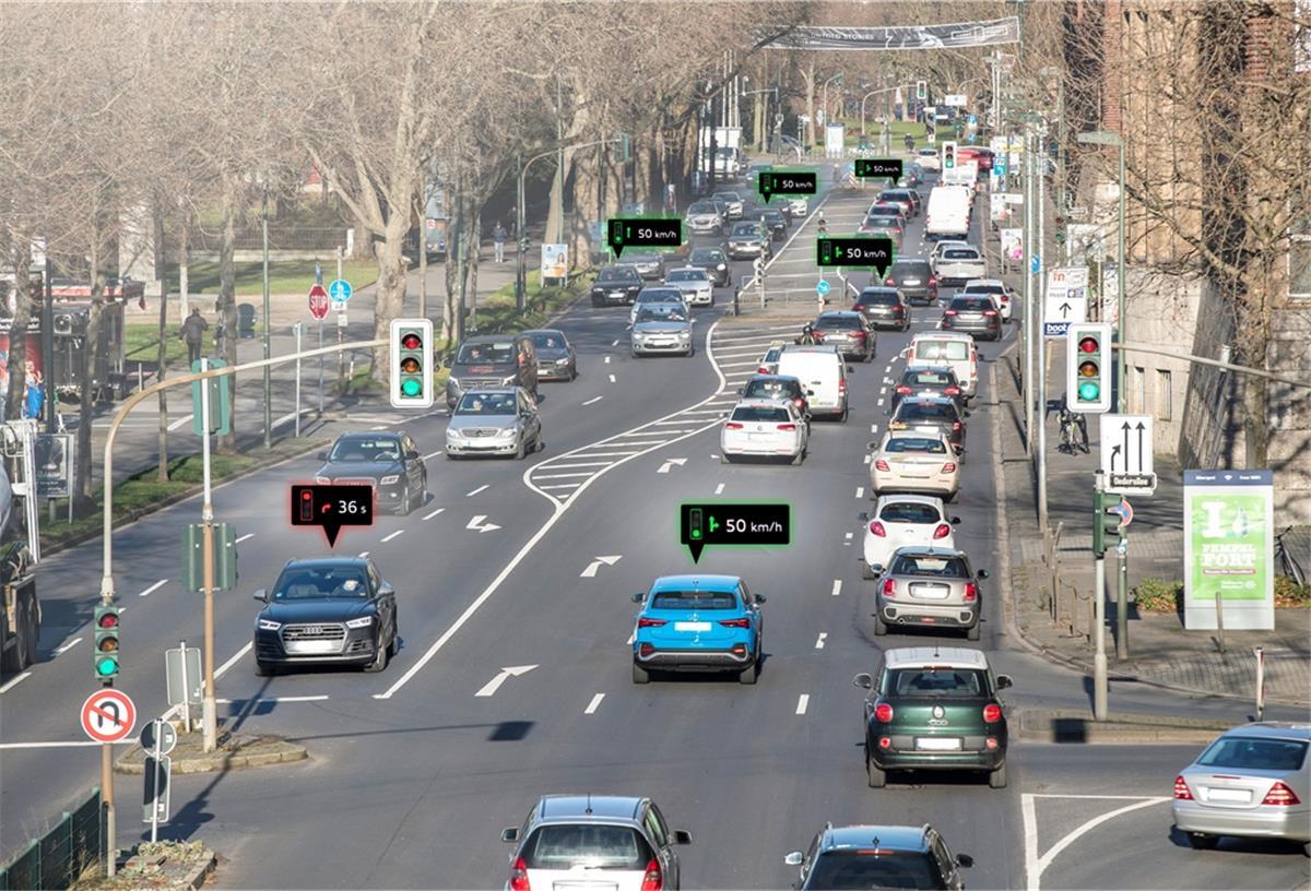 Moderne Navis erweitern technisch den Horizont der Fahrer Intelligenter Verkehrsfluss: Moderne Autos sind in der Lage, unzählige Infos etwa von Navigation und Infrastruktur zu vernetzen, um effizient und sicher ans Ziel zu kommen.