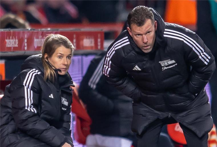 Abenteuer Bundesliga für Ex-Bremerhavener Marco Grote schon wieder vorbei Interimstrainer Marco Grote kehrt zur U19 von Union Berlin zurück. Co-Trainerin Marie-Louise Eta bleibt an der Seite des neuen Trainers Nena Bjelica.