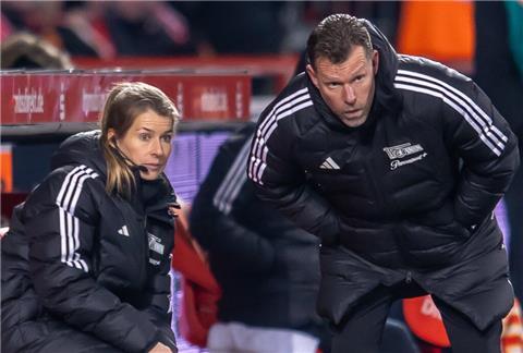 Interimstrainer Marco Grote kehrt zur U19 von Union Berlin zurück. Co-Trainerin Marie-Louise Eta bleibt an der Seite des neuen Trainers Nena Bjelica.