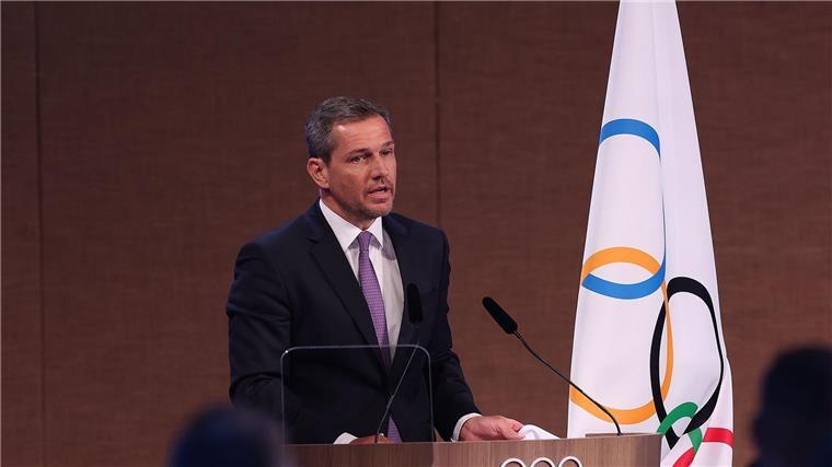 IOC-Mitglied Michael Mronz hält Kritik aus Deutschland an Thomas Bach für falsch.