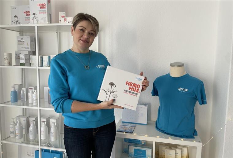 In Nordenham gibt es bald Kosmetika aus Südkorea Frau mit Kosmetik