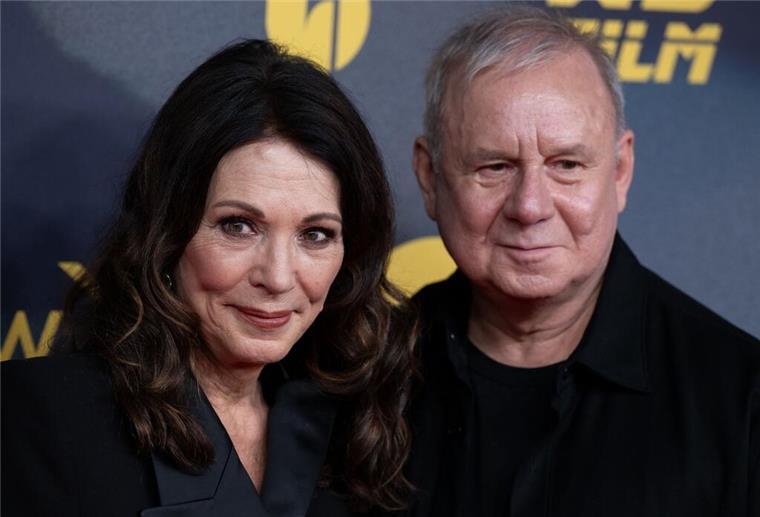 Iris Berben freut sich über Karriere ohne Social Media Iris Berben und Joachim Król bei der Weltpremiere des Films „791 km““ in München.