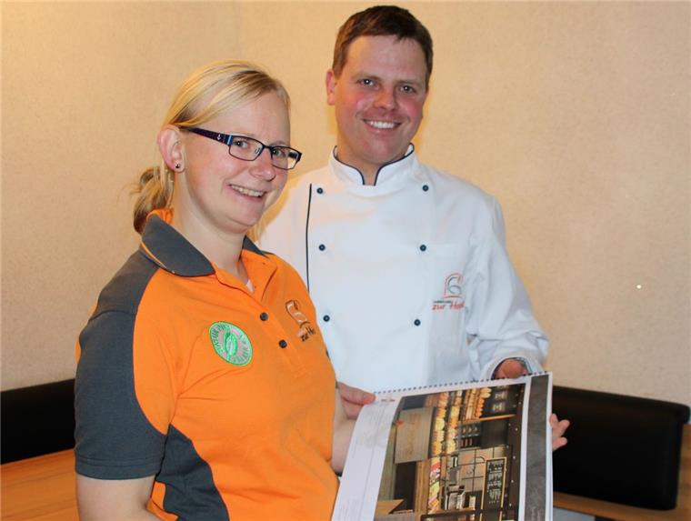 Iris und Torben zur Horst freuen sich auf die Eröffnung ihrer Filiale in Bremerhaven. Bis gestern hatten sie noch jede Menge Stress, um sie einzurichten.