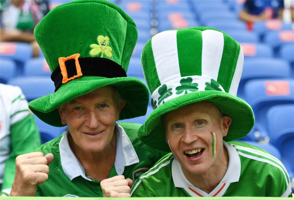 IRISCHE FANS: Ob aus Irland oder Nordirland - für die Stimmgewalt ihrer Anhänger...