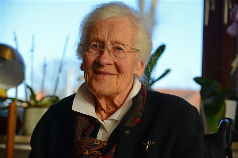 Hellwege: 90-Jährige kämpft für soziale Gerechtigkeit Irmgard Willenbrock (90) aus Hellwege verfügt über jede Menge Lebenserfahrung. Die setzt sie zum Wohl ihrer Mitmenschen ein.