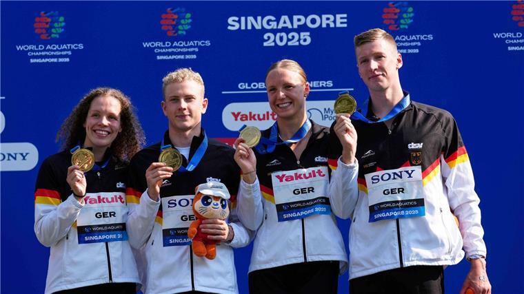 Erleichterte Gose schwimmt ins WM-Finale: „Befreit rangehen“ Isabel Gose (2.v.r.) hat in Singapur schon Gold im Freiwasser gewonnen.