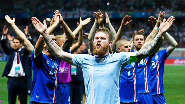Maradona, Ronaldinho, Island: Englands Scheitern in Kapiteln Island jubelt, England trauert nach dem EM-Achtelfinale 2018.
