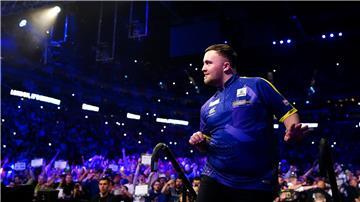 Ist auf der Darts-Tour das neue Aushängeschild: Luke Littler.