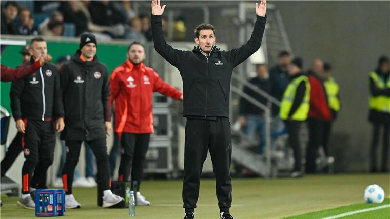 Ist ein Fan des VAR: Nürnbergs Trainer Miroslav Klose.