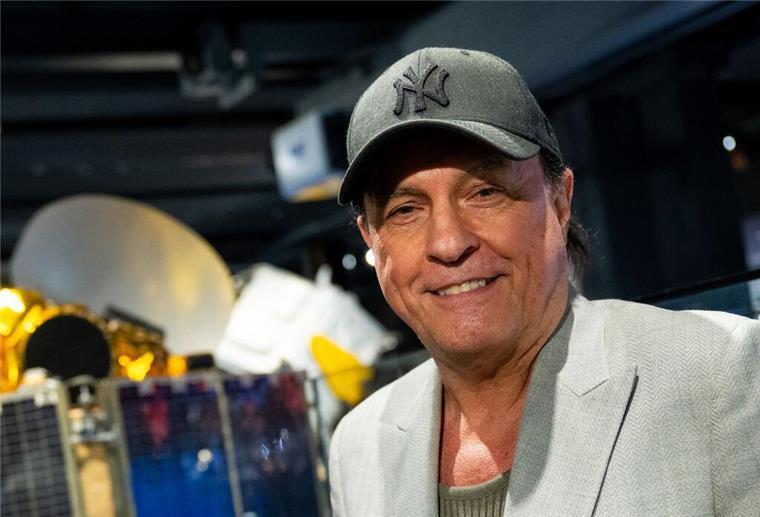 DFB-Torhymne „Major Tom“ nach 40 Jahren zurück in den Charts Ist mit „Major Tom“ zurück in den Charts: Sänger Peter Schilling.