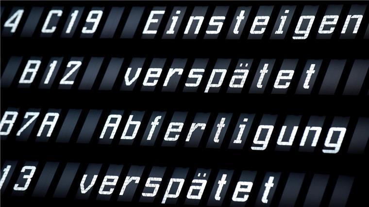 IT-Probleme haben am Flughafen Hannover vorübergehend für einen Ausfall der Check-In-Systeme gesorgt. (Symbolbild)