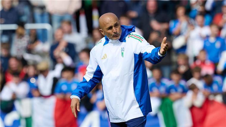 Steigerung nötig: Italien will EM-Revanche am Sehnsuchtsort Italiens Trainer Luciano Spalletti öffnete das Training für die Fans.