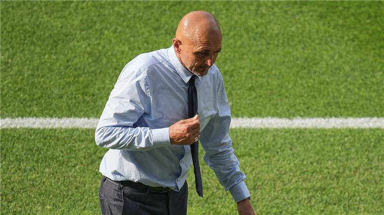 Italiens Trainer Luciano Spalletti steht nach dem EM-Aus in der Kritik.