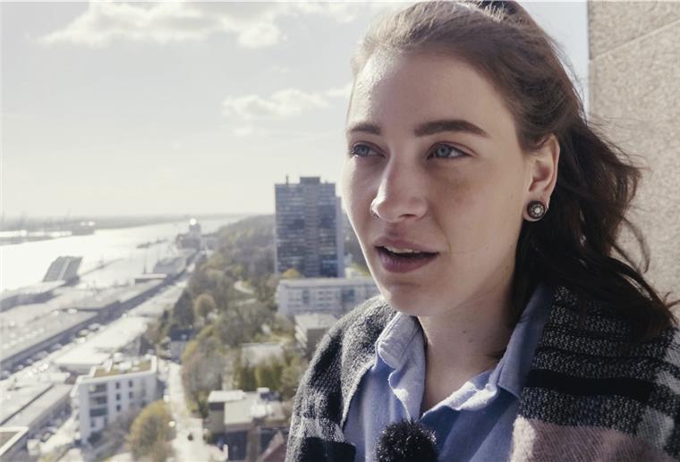 „Jäcky“ ist eine der Protagonistinnen im Dokumentarfilm „24/7 – Studierende am Limit“. 