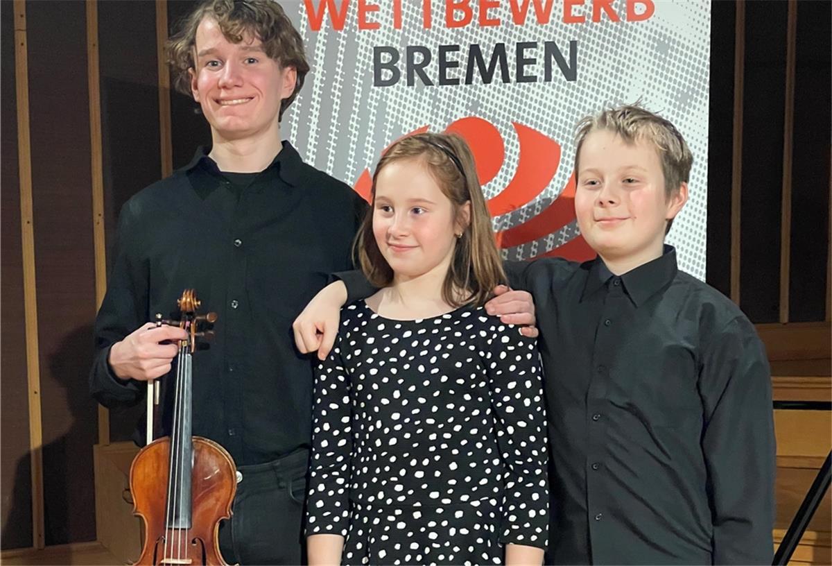„Jugend musiziert“ geht im Land Bremen online Jakb Froebe, Alison Schimpf und Demian Schimpf