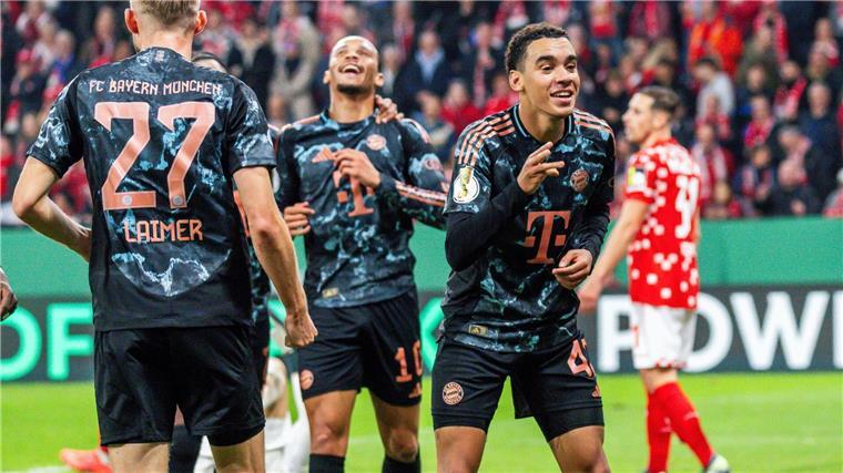 Musiala-Gala in Mainz: Bayern locker im Pokal-Achtelfinale Jamal Musiala durfte beim Bayern-Sieg in Mainz dreimal jubeln.