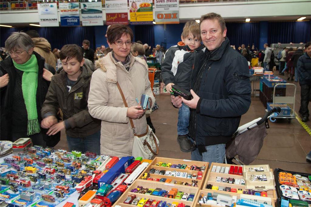 Jan (12), Mareike, Luca (3) und Andreas Pfeuffer