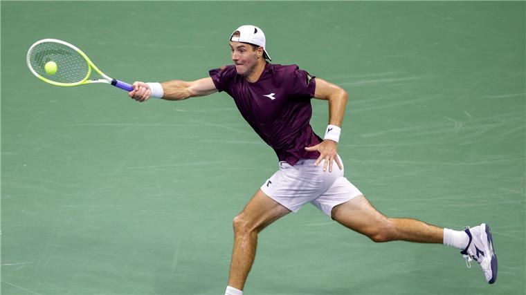 „Hat mich zerpflückt“: Struff gnadenlos von Djokovic besiegt Jan-Lennard Struff lag gegen Novak Djokovic schnell deutlich zurück.