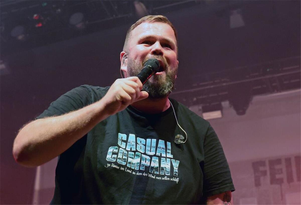 Punksänger Monchi: Sehe mich nicht als Teil der linken Szene Jan „Monchi“ Gorkow, Frontmann von Feine Sahne Fischfilet, wählt oft deutliche Worte. (Archivbild)