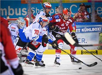 Jan Urbas (rechts) brachte die Fischtown Pinguins im ersten Drittel in Führung.