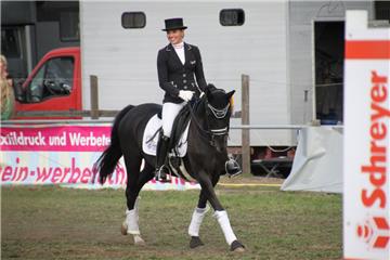 Jana Kahrs vom Reitverein Fischerhude belegte mit ihren Pferden „Noblesse“ (Foto...