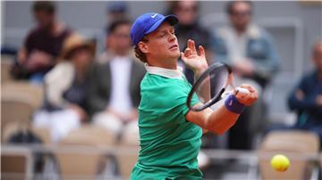 Jannik Sinner ist bei den French Open ohne Satzverlust ins Halbfinale marschiert.