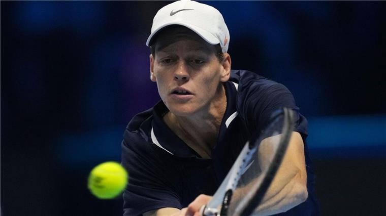 Dopingfall Sinner: ATP-Chef mahnt bessere Kommunikation an Jannik Sinner ist nach zwei positiven Dopingproben freigesprochen, ihm droht aber weiter eine Sperre.