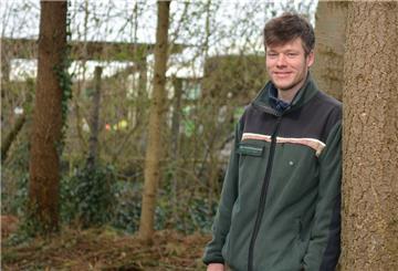 Jasper Robin Krüger, Bezirksförster Wesermünde von Landwirtschaftskammer Niedersachsen, ist seit wenigen Wochen für die Rissbegutachtung in der Region zuständig.