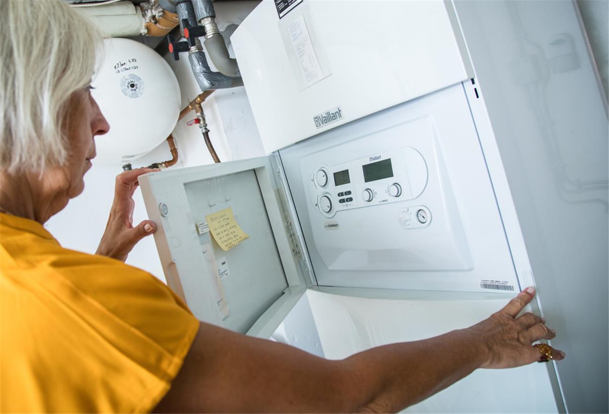 Energiesparen: Vorlauftemperatur der Heizung senken Überprüfung der Heizungsanlage